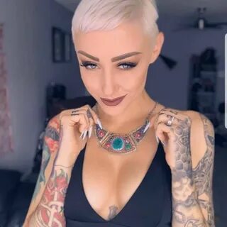 Girl with Tattoos Tat moods Pinterest