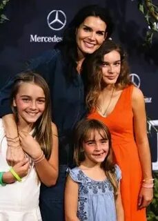 Angie Harmon with their daughters Finley , Avery & Emery Cel