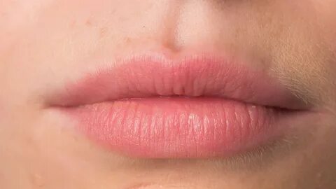 Best Way to Exfoliate Lips in Fall and Winter to Prevent Cha