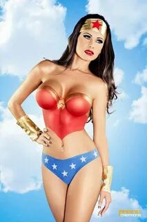 Pin by Melissa Ramos on Body Paint Cosplay woman, Wonder wom