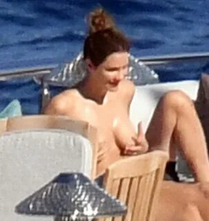 All Nude Celebs på Twitter: "Katharine McPhee caught sunbath