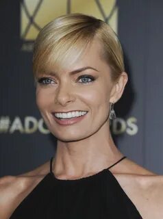 Jaime Pressly Sexy Picture Gallery (120 Photos)
