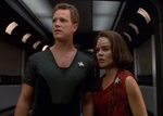 Kate Mulgrew in Star Trek: Voyager (1995) Star trek, Star tr