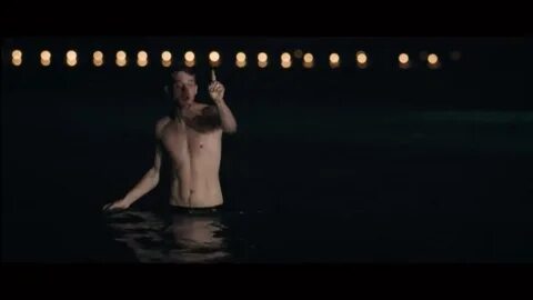 Jeremy Irvine Fit Males Shirtless & Naked