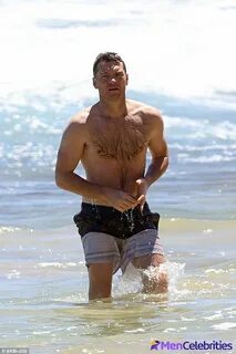 Sam Worthington Nude And Hot Gay Kiss Pics & Videos - Men Ce
