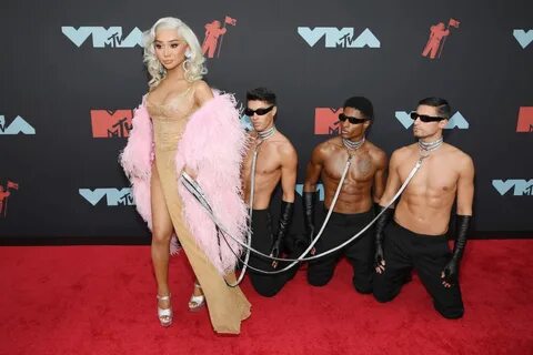 10 wildest looks at the 2019 MTV Video Music Awards Inquirer
