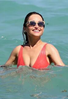 Giada De Laurentiis Show Off Her Curves in a Sexy Pink Swims