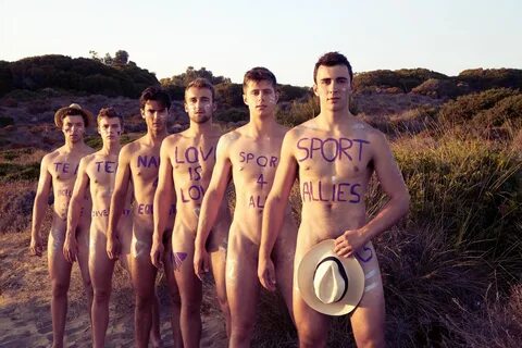 The Warwick Rowers Bare All To Boost U.S. And British Morale