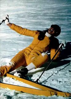 L'Officiel Magazine 1968. 60s ski fashion. Ski fashion, Apre