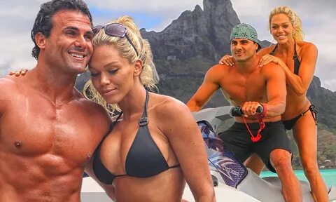 Baywatch boy Jeremy Jackson shows off ripped abs on romantic