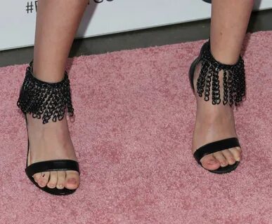 Alyson Stoner Feet (6 photos) - celebrity-feet.com