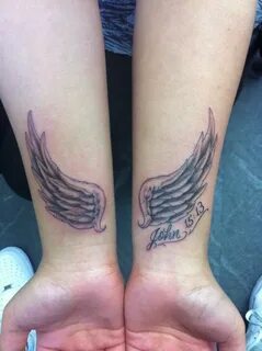 Татуировки на запястье крылья (59 фото)