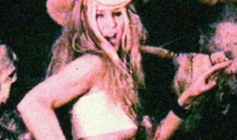 Sheri Moon Zombie - House of 1000 Corpses, 2003 (2 pics) Nud
