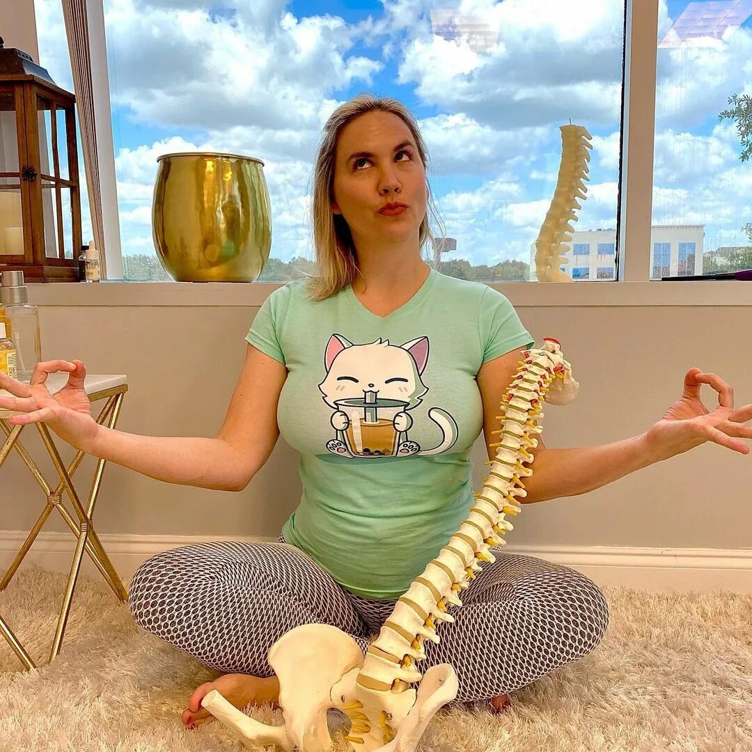 Dr. Brenda Mondragon, DC (@chiro_dragon) • Фото и видео в Instagram.