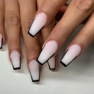 Outline Nails: The Chic Manicure Trend Still Trending Now