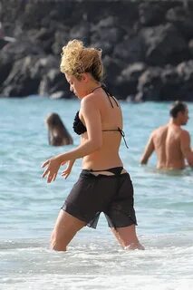 Shakira-in-Bikini-4 ⋆ CELEBRITY BIKINI BOOTY