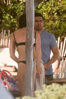 Amanda Pacheco and Wilmer Valderrama - Spotted in Tulum-10 G