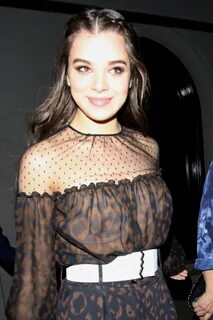 Index of /wp-content/uploads/photos/hailee-steinfeld/leaving