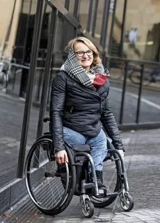 Woman in wheelchair Amputiert, Rollstuhl, Rollstuhlfahrer