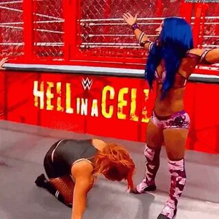 Sasha Banks Becky Lynch GIF - Sasha Banks Becky Lynch WWE - 