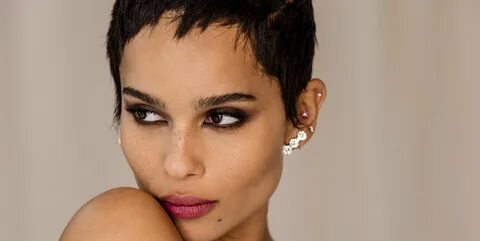 Zoe Kravitz Drinks Apple Cider Vinegar, and Actually Likes I