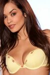 Daisy Marie in yellow - Nuded Photo