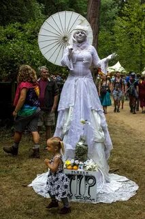 Photos: Artists abound at the Oregon Country Fair KVAL