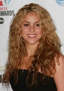 Ask a Hairstylist: The Best Hairstyles for Curly, Blonde Hai