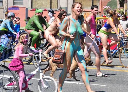 File:2015 Fremont Solstice cyclists 014.jpg - Wikimedia Comm