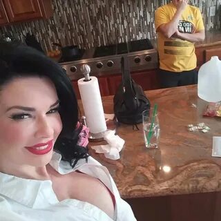 Veronica Avluv Bio, Wiki, Age, Height, Figure, Net Worth.