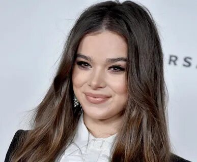 Hailee Steinfeld signs on as Kate Bishop in Hawkeye series o