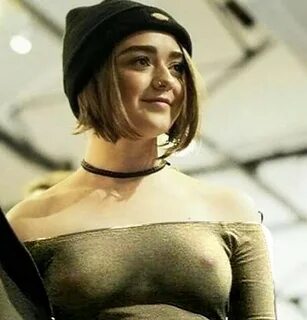 Maisie williams nipple