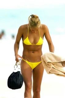 CELEBRITY SCANDAL: Anna Kournikova � s Hot Yellow Bikini in 