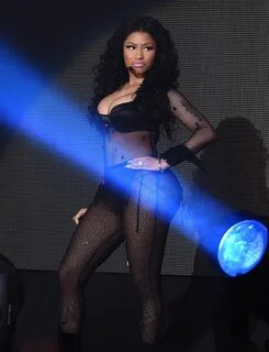 nicki-minaj-at-new-look-wireless-festival-in-london_20.