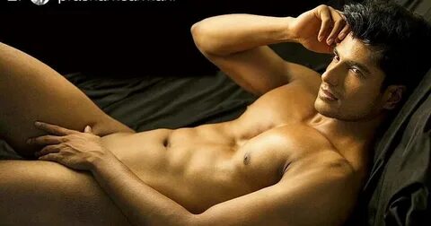 Shirtless Bollywood Men: Naked Indian Male Model - whoaa tha