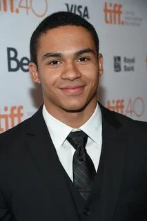 Pictures of Noah Gray-Cabey