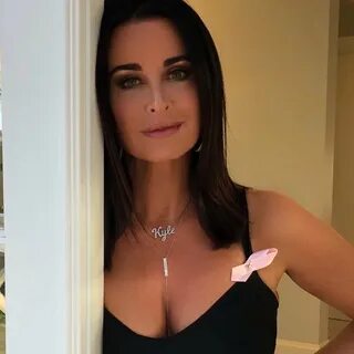 55+ Hot Pictures Of Kyle Richards Which Expose Her Sexy Body