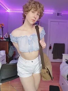 Happy femboy friday! 