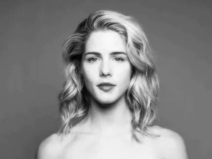 Pin by Mykala Love on Emily Bett Rickards Emily bett rickards, Hair envy, Photos