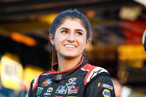 The Fast And Fabulous Women Behind The Wheel Of NASCAR - Pag