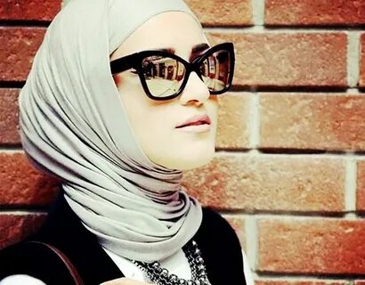 30+ Hijab Style For Round Face With Glasses