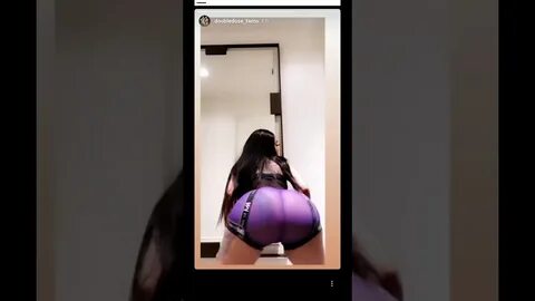 Double Dose Twins Twerking - YouTube