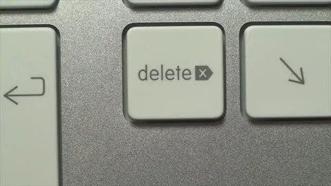 Hand Pushing Delete Key On White: стоковое видео (без лиценз