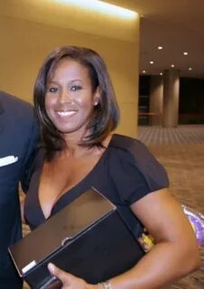 Lisa Salters - sport journalist - 13 Pics xHamster