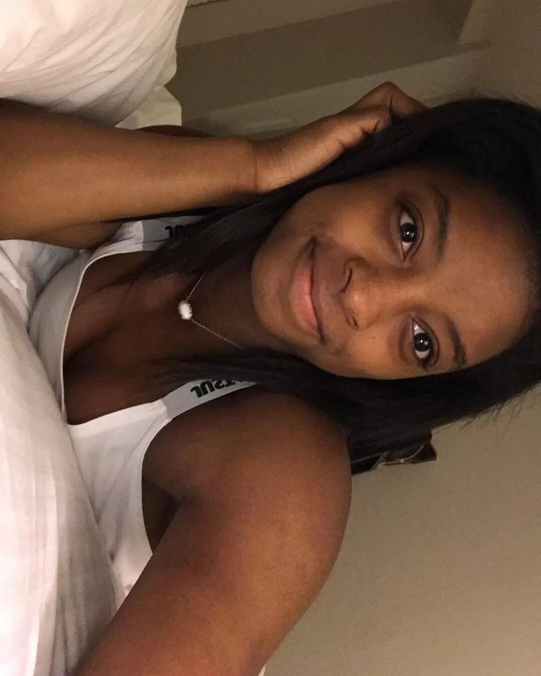 Simone Biles в Instagram: "no makeup no nothing goodnight world 💭 💤&...