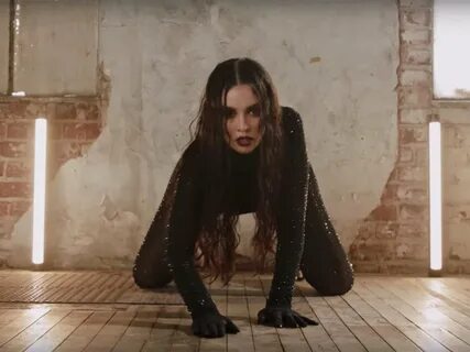 Sabrina Claudio unveils sensual "Take One to the Head" video