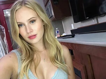 All About Danika Yarosh: Age, Height, Boyfriend, Net Worth, 