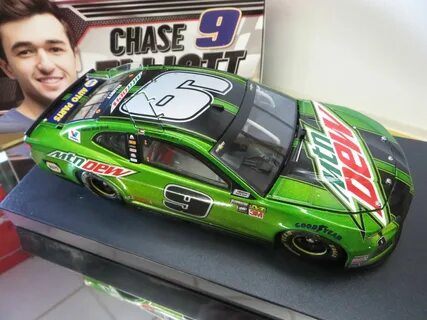 CHASE ELLIOTT 2018 MOUNTAIN DEW 1/24 SCALE ACTION