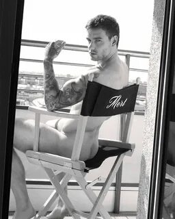 One Direction's Liam Payne celebrates #AssWednesday in the b