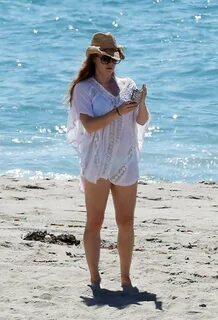Amy Adams at the beach in Malibu -03 GotCeleb